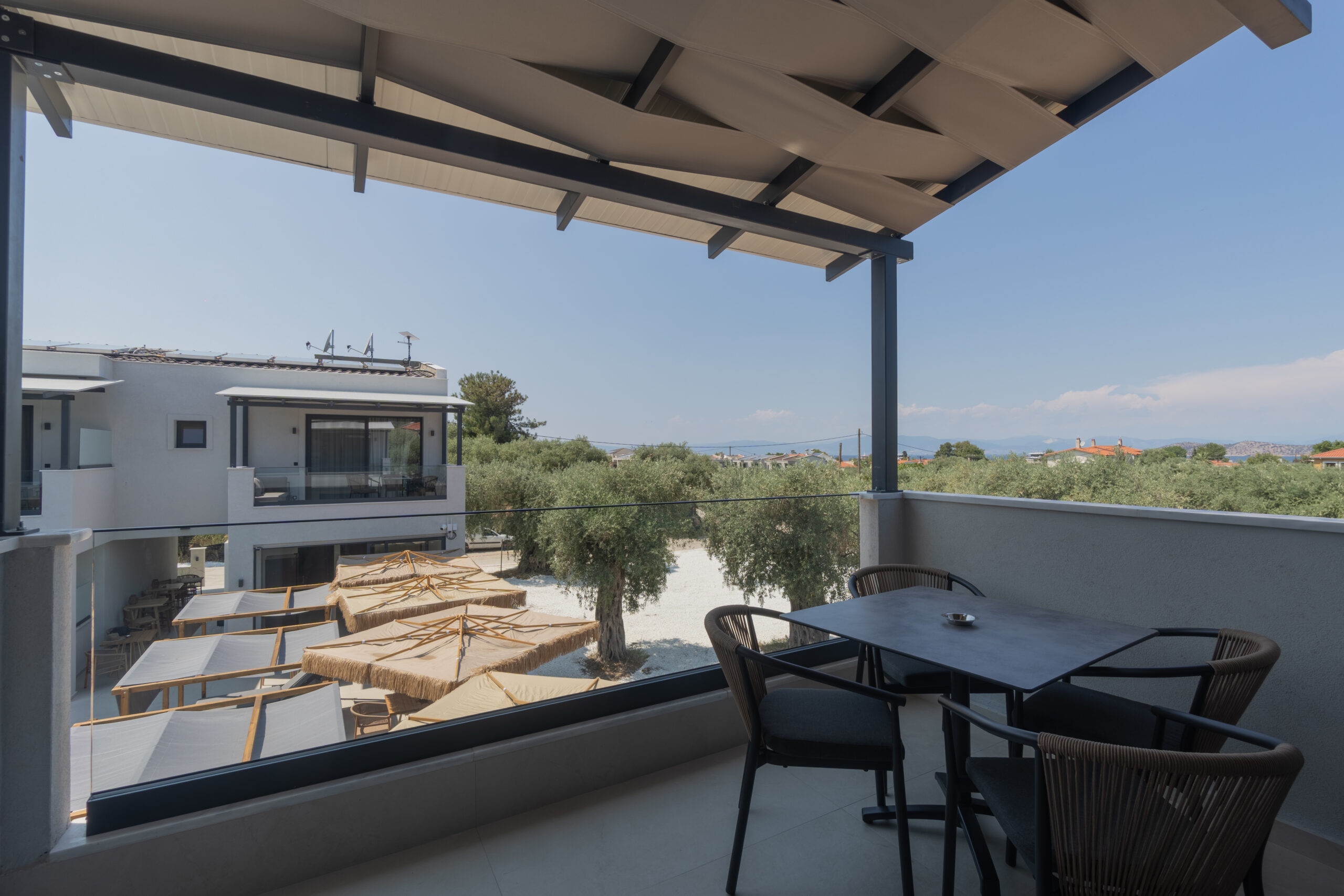 Tiara Holidays - Alora Luxury Suites - Maisonette with pool view balkon